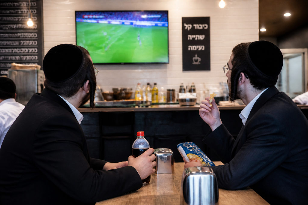 היתכנות עסקית: מקום לצפייה בכדורגל במגזר החרדי